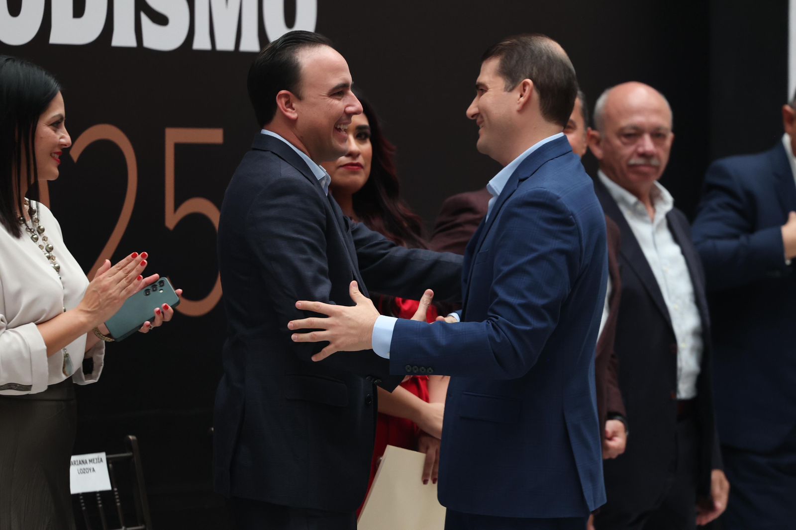 ENTREGA GOBERNADOR PREMIO ESTATAL DE PERIODISMO