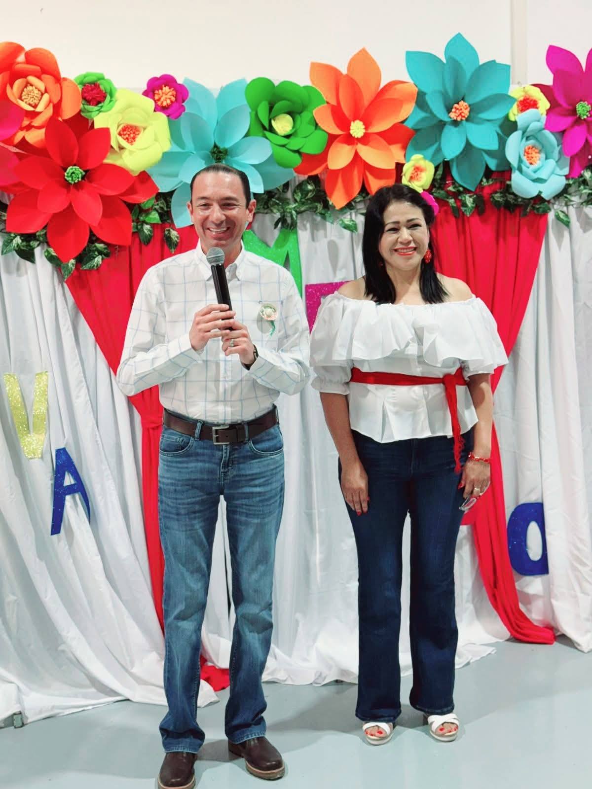 Festeja Emilio De Hoyos a abuelitos en Centros Comunitarios Acuña