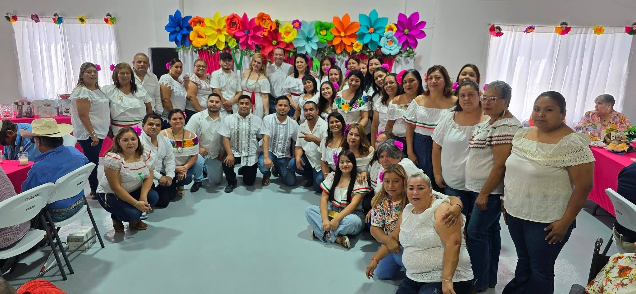 Festeja Emilio De Hoyos a abuelitos en Centros Comunitarios Acuña