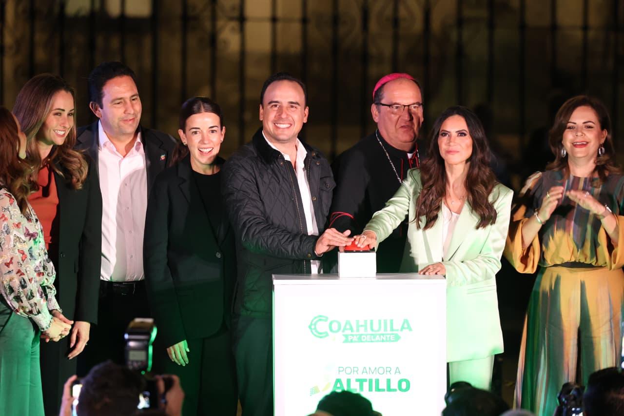 ILUMINAN GOBIERNO E INICIATIVA PRIVADA LA CATEDRAL DE SANTIAGO APÓSTOL