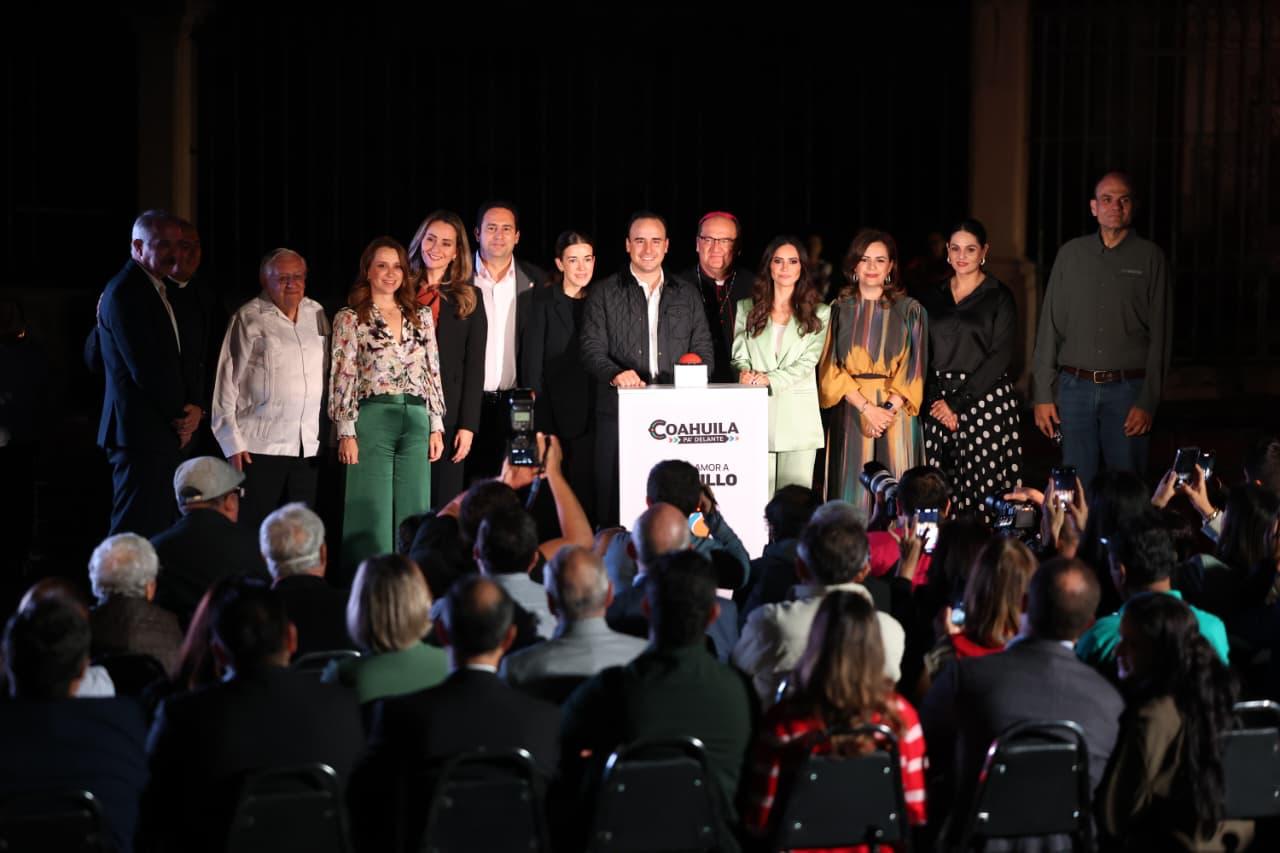 ILUMINAN GOBIERNO E INICIATIVA PRIVADA LA CATEDRAL DE SANTIAGO APÓSTOL