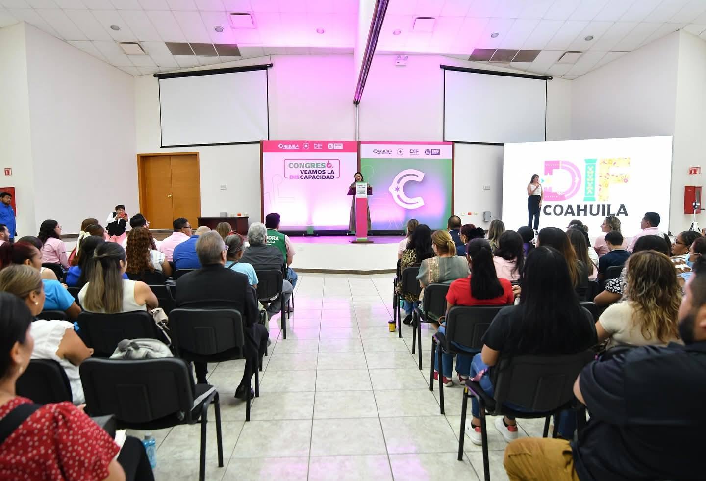 INTENSA JORNADA DE TRABAJO DE LA SEÑORA LILIANA SALINAS VALDÉS