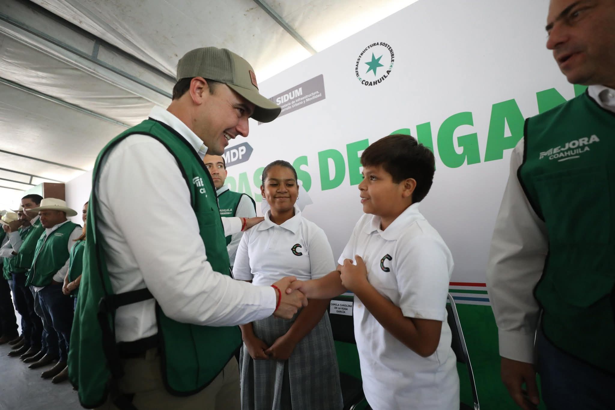 LLEGAN OBRAS SOCIALES E IMPULSO EDUCATIVO A LOS EJIDOS DE LA SURESTE
