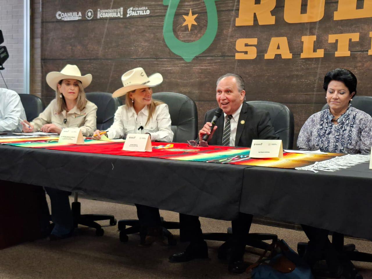 PRESENTAN SEXTA EDICIÓN DE RODEO SALTILLO EN ACUÑA Y DEL RÍO, TEXAS