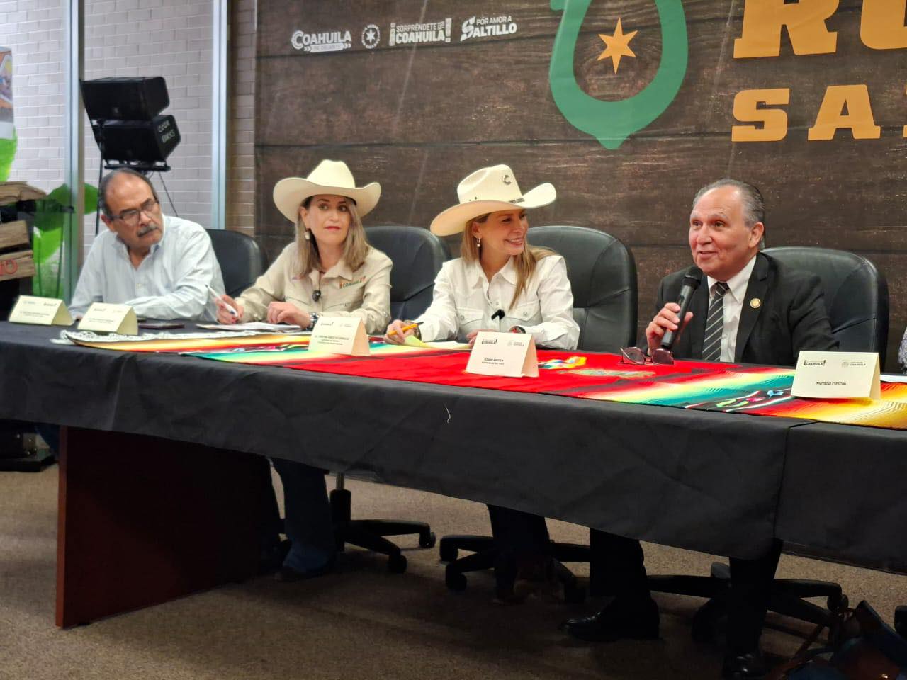 PRESENTAN SEXTA EDICIÓN DE RODEO SALTILLO EN ACUÑA Y DEL RÍO, TEXAS