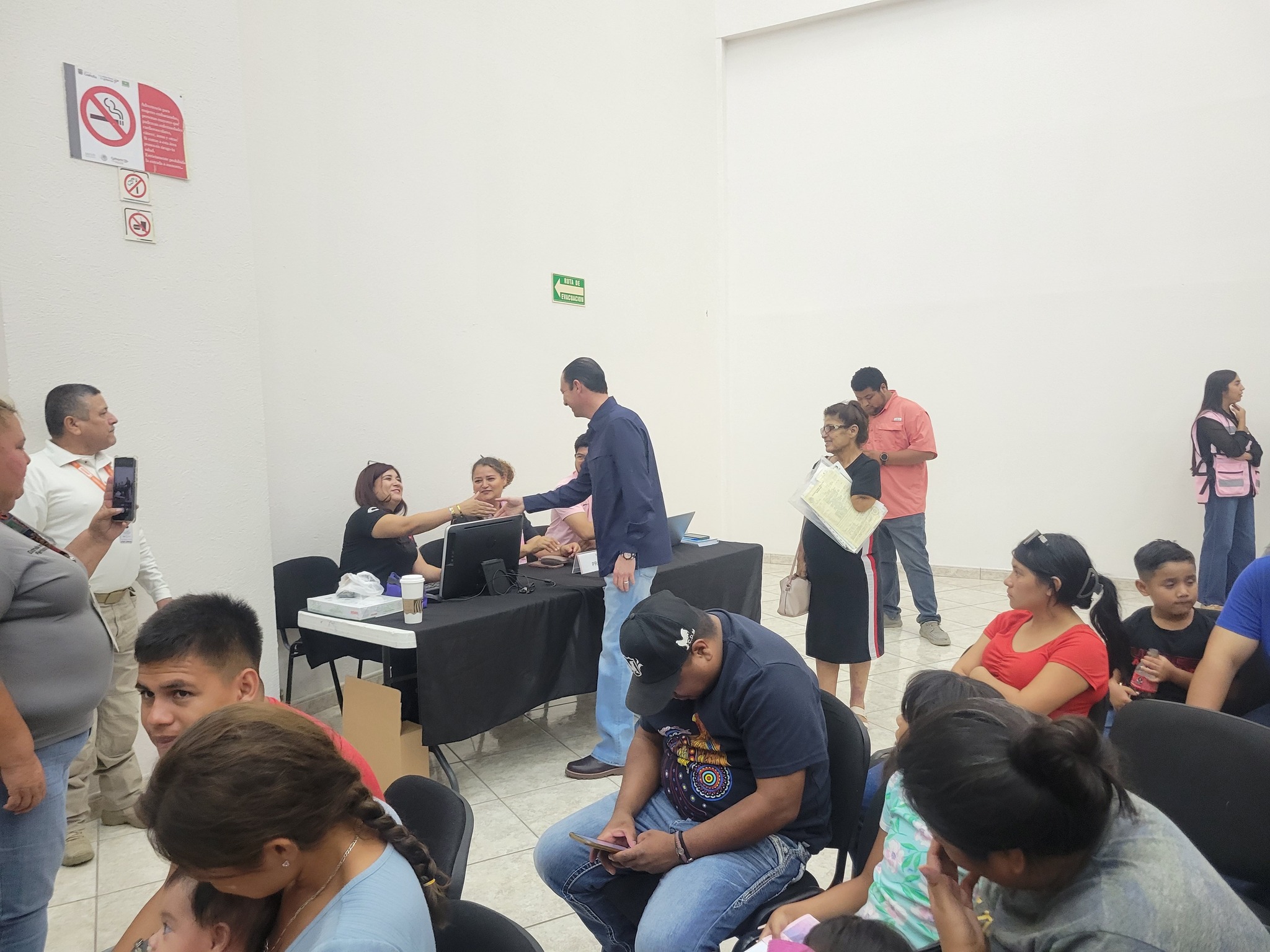 Presidencia Municipal de Acuña en coordinación con Gobierno del Estado de Coahuila llevan a Acuña al Registro Civil