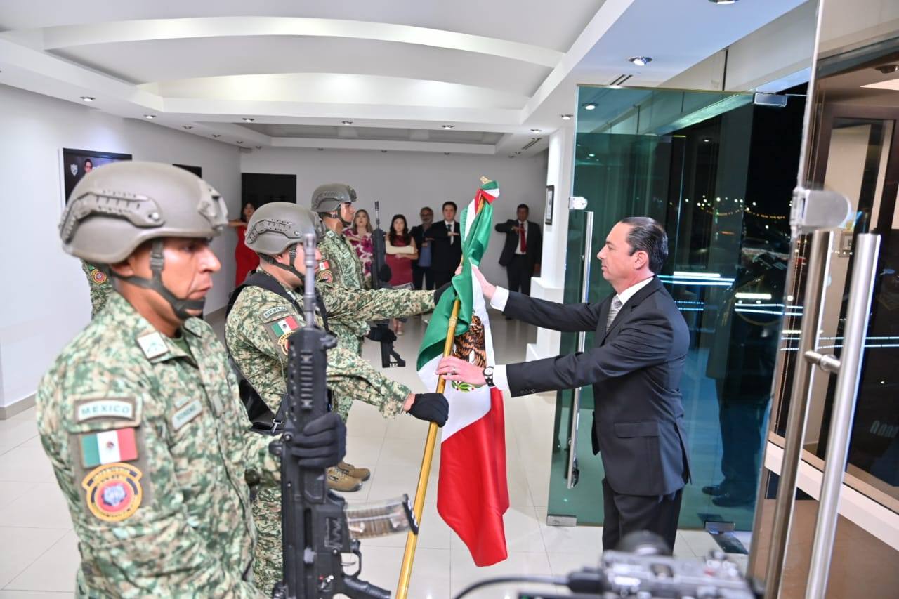 ¡VIVA MÉXICO, VIVA ACUÑA LA REBELDE!