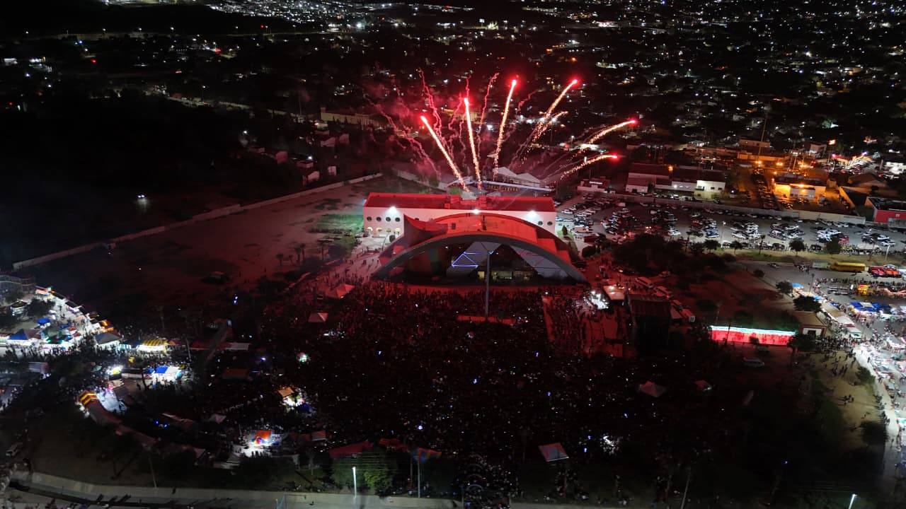 ¡VIVA MÉXICO, VIVA ACUÑA LA REBELDE!