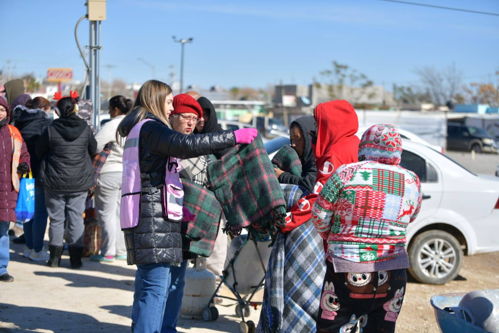 CON CERCANÍA Y SOLIDARIDAD, GOBIERNO DE UNIDAD REFUERZA EL OPERATIVO “ABRIGANDO CORAZONES” POR TERCER DÍA CONSECUTIVO