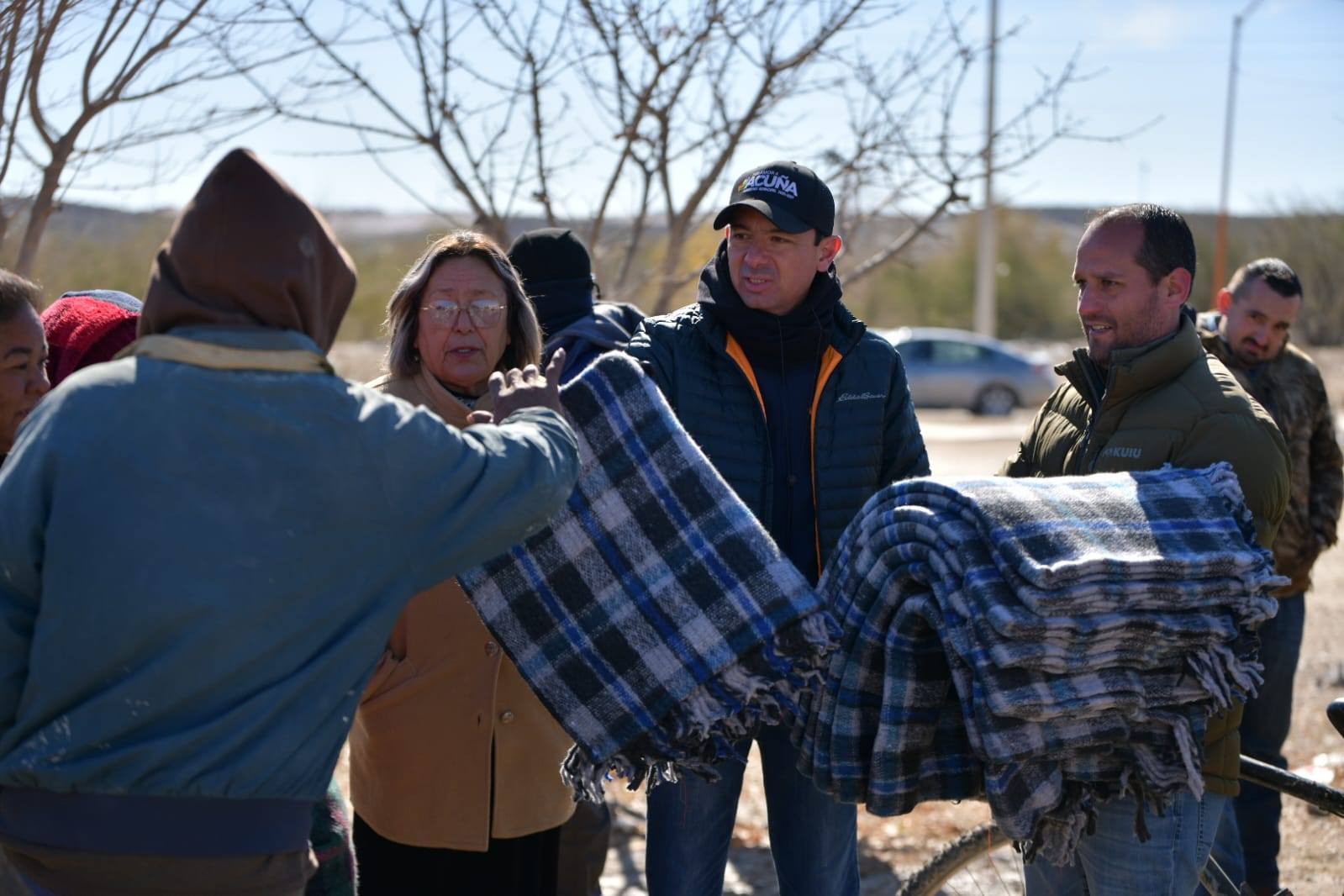 CON CERCANÍA Y SOLIDARIDAD, GOBIERNO DE UNIDAD REFUERZA EL OPERATIVO “ABRIGANDO CORAZONES” POR TERCER DÍA CONSECUTIVO