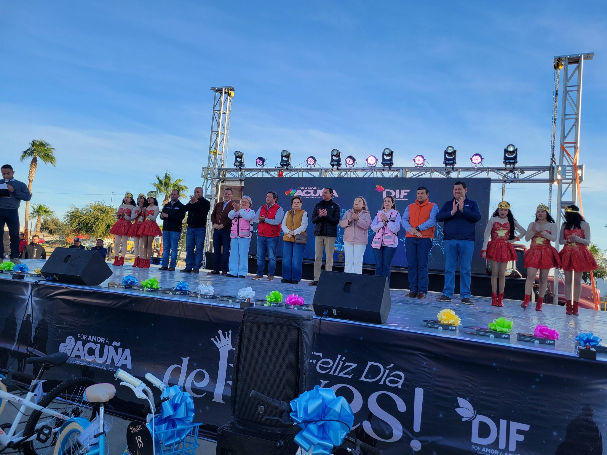 Desea Emilio De Hoyos buen año a los acuñenses