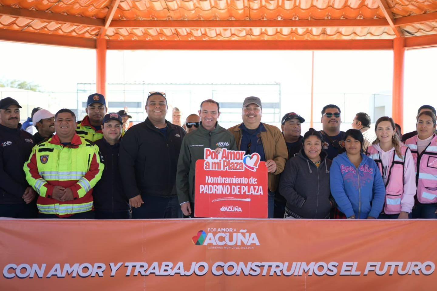 EL GOBIERNO MUNICIPAL ENTREGA PLAZA RENOVADA EN LA COLONIA VILLA MILENIO