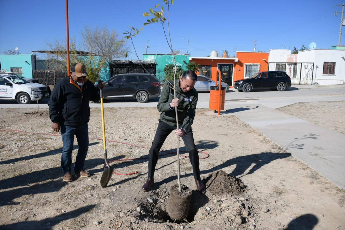 EL GOBIERNO MUNICIPAL ENTREGA PLAZA RENOVADA EN LA COLONIA VILLA MILENIO