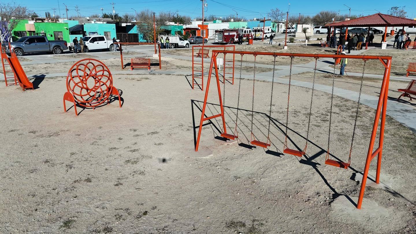 EL GOBIERNO MUNICIPAL ENTREGA PLAZA RENOVADA EN LA COLONIA VILLA MILENIO