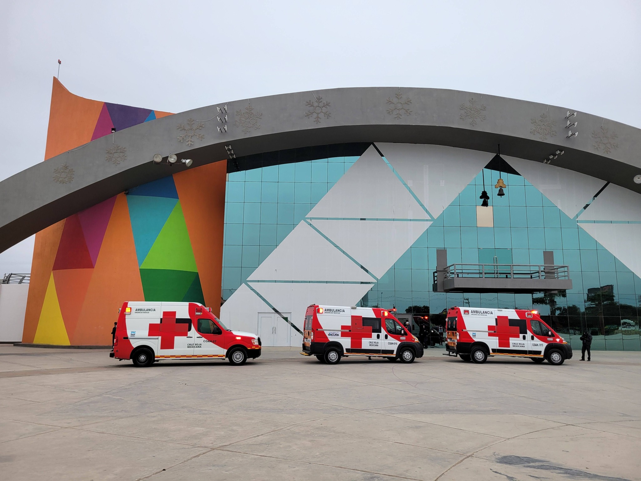 El presidente municipal Lic. Emilio De Hoyos entrega ambulancia a la Cruz Roja Mexicana