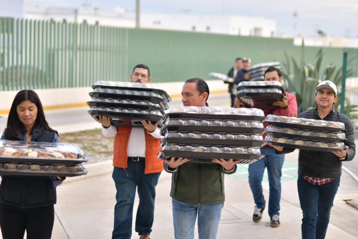 EMILIO DE HOYOS LLEVA UN MENSAJE DE GRATITUD AL PERSONAL DE ENFERMERÍA DE TODOS LOS HOSPITALES DE ACUÑA