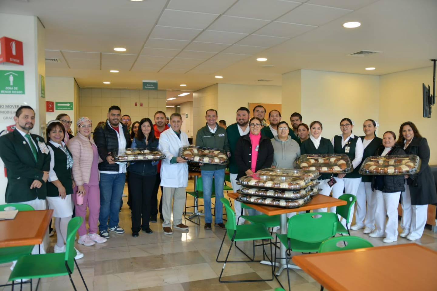 EMILIO DE HOYOS LLEVA UN MENSAJE DE GRATITUD AL PERSONAL DE ENFERMERÍA DE TODOS LOS HOSPITALES DE ACUÑA