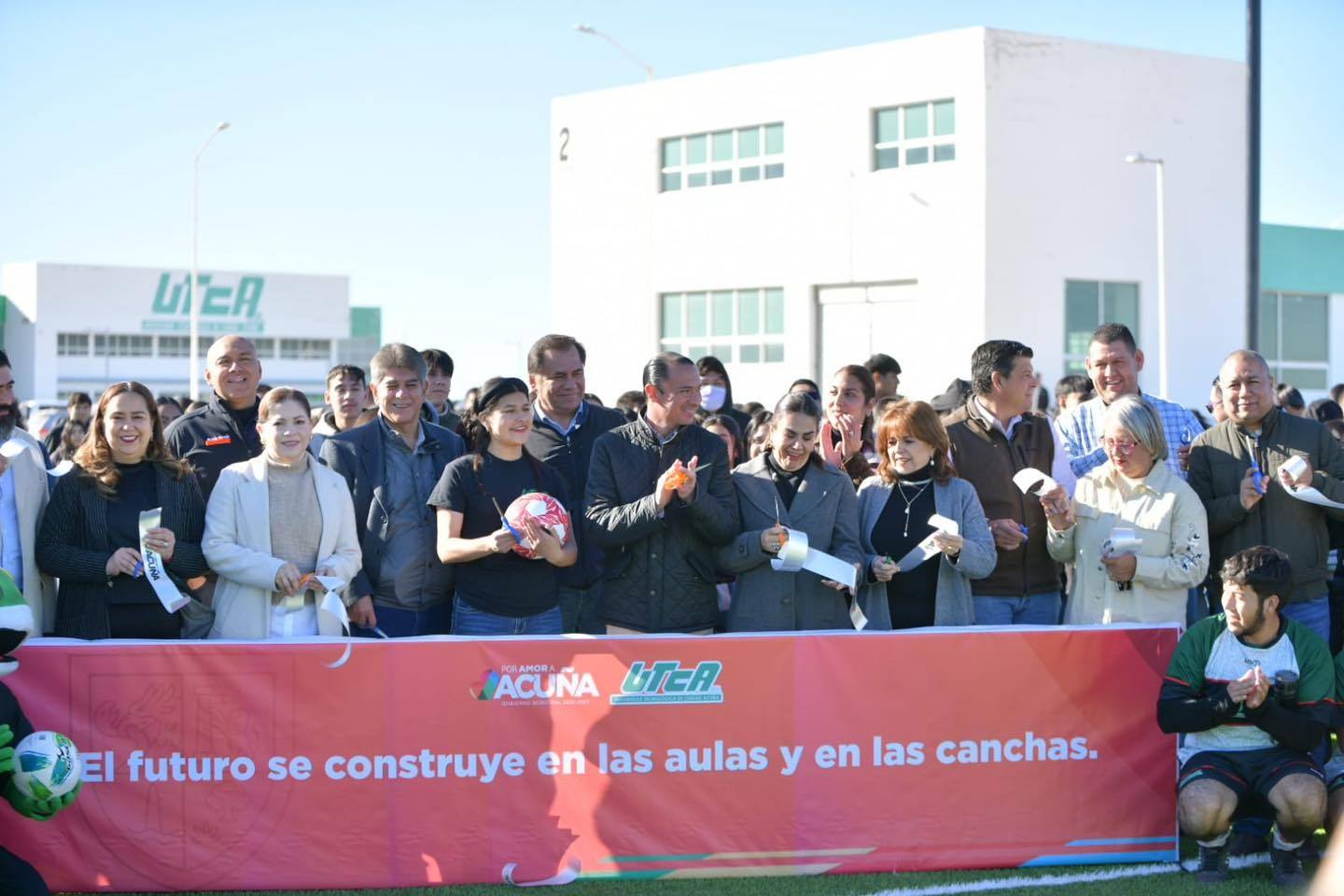 ENTREGA ALCALDE EMILIO DE HOYOS NUEVA CANCHA DE FÚTBOL EN LA UTCA