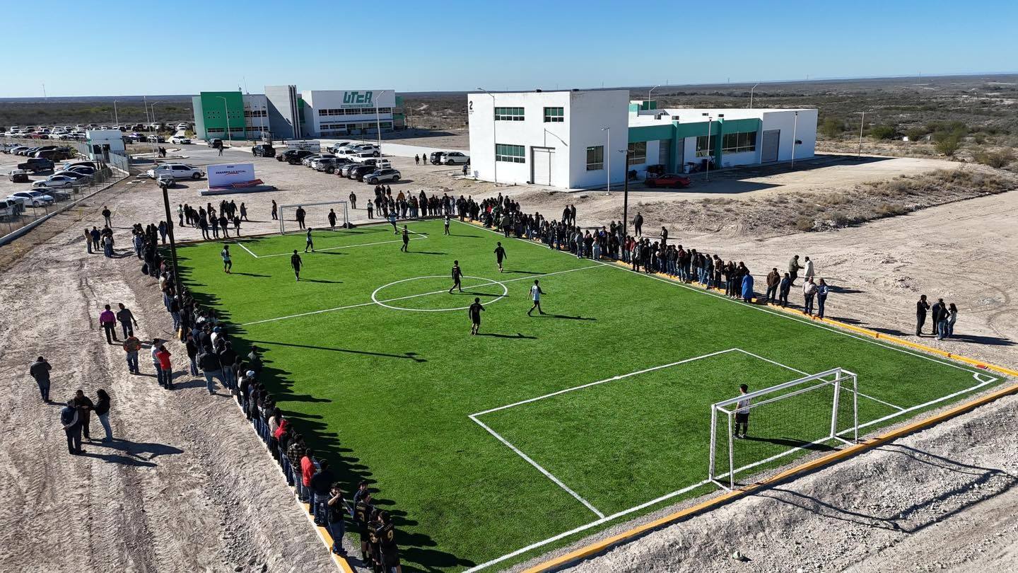 ENTREGA ALCALDE EMILIO DE HOYOS NUEVA CANCHA DE FÚTBOL EN LA UTCA