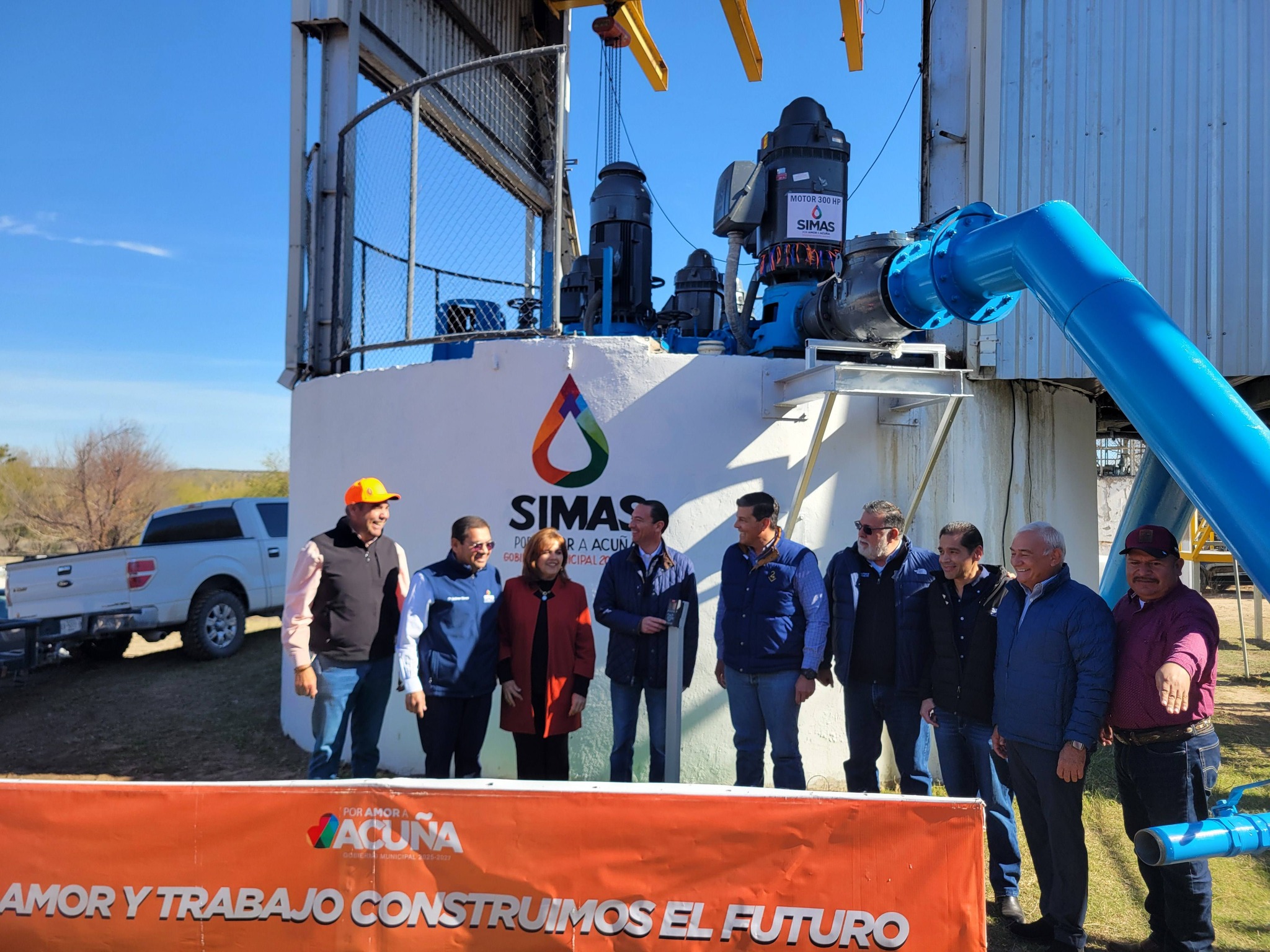 Entrega Emilio de Hoyos equipo de bombeo a SIMAS