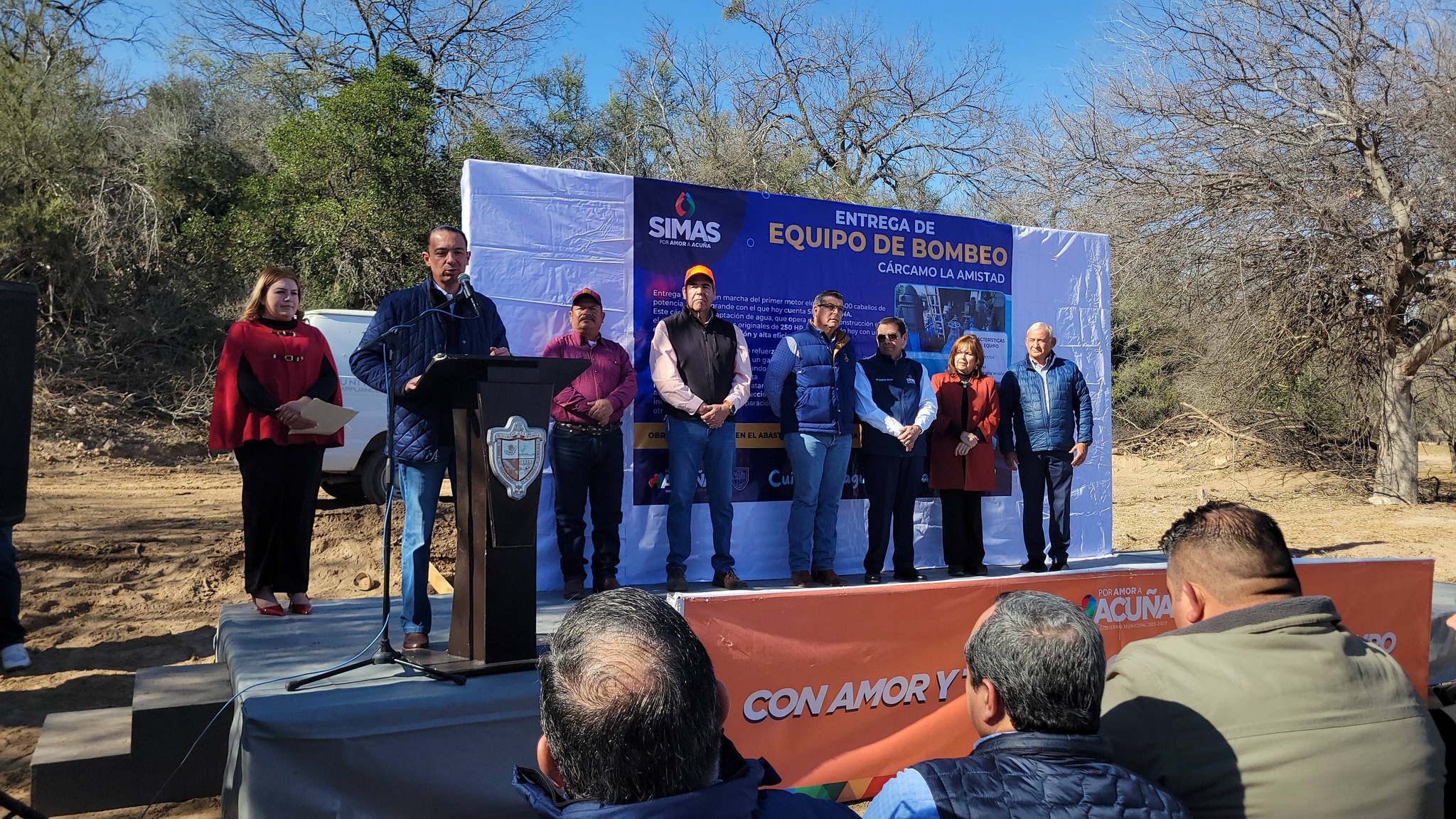 Entrega Emilio de Hoyos equipo de bombeo a SIMAS