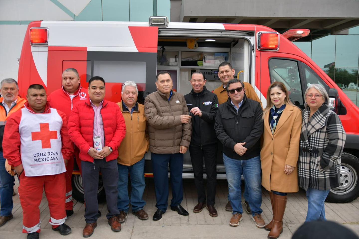 ENTREGA GOBIERNO DE UNIDAD AMBULANCIA A LA CRUZ ROJA, DELEGACIÓN ACUÑA