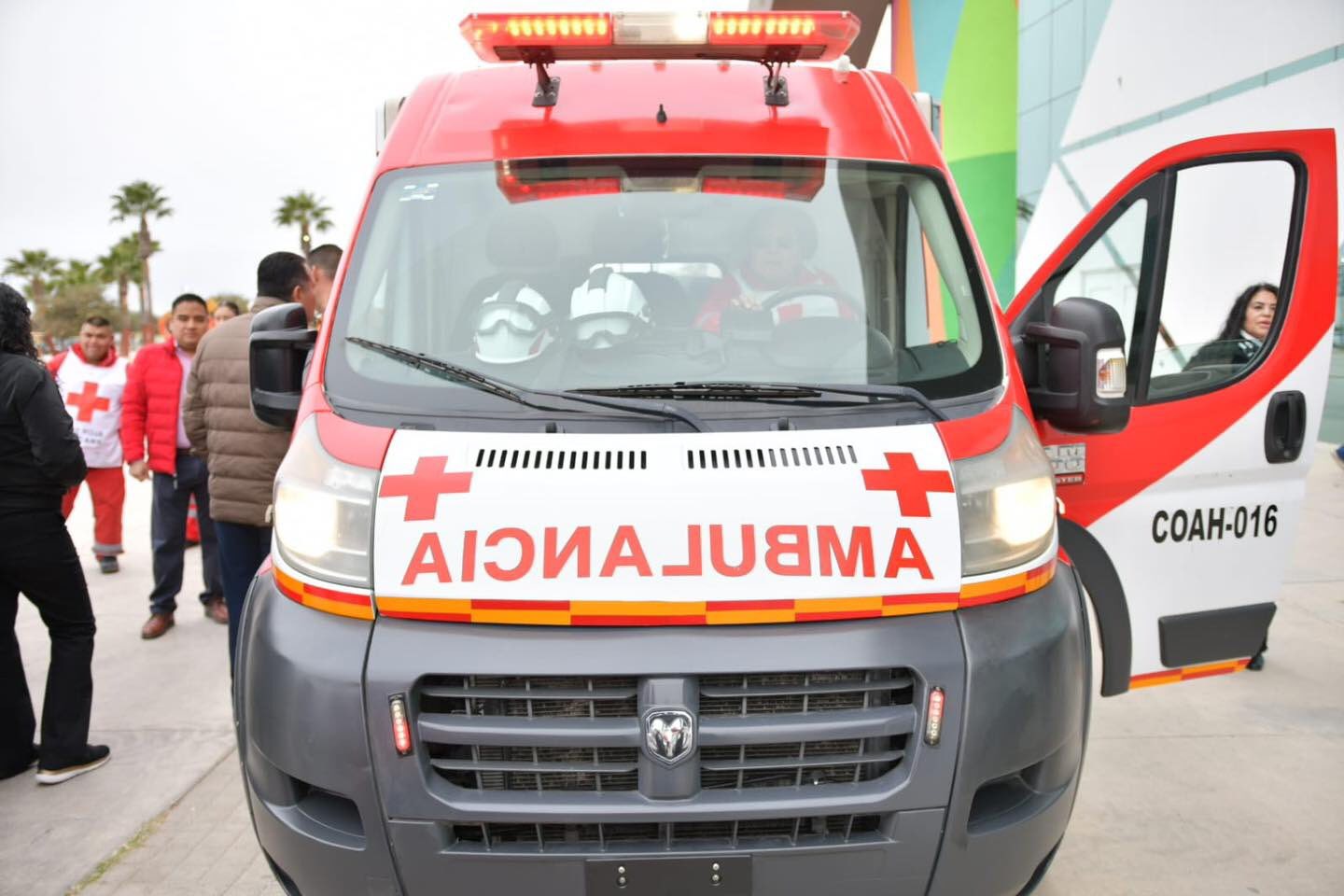ENTREGA GOBIERNO DE UNIDAD AMBULANCIA A LA CRUZ ROJA, DELEGACIÓN ACUÑA