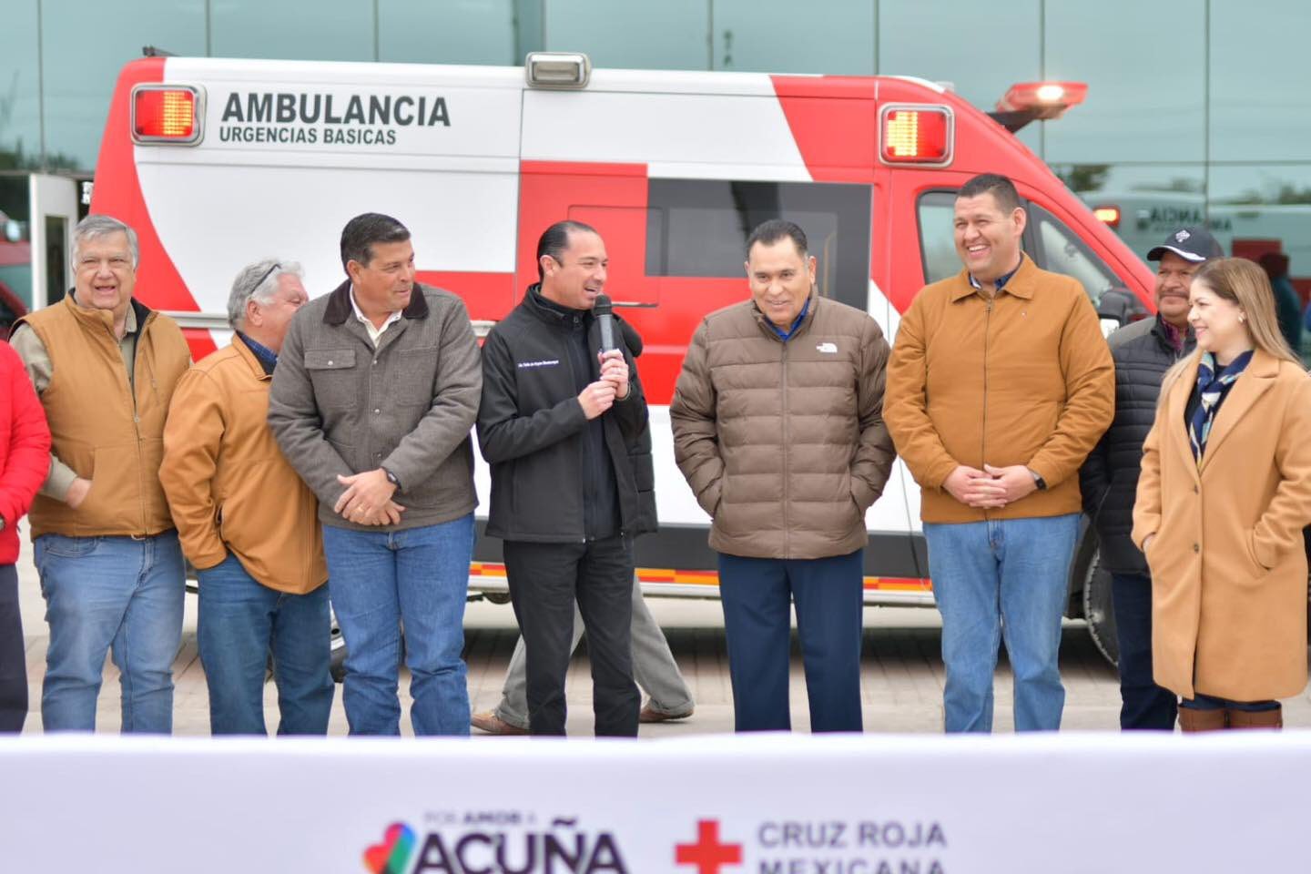 ENTREGA GOBIERNO DE UNIDAD AMBULANCIA A LA CRUZ ROJA, DELEGACIÓN ACUÑA