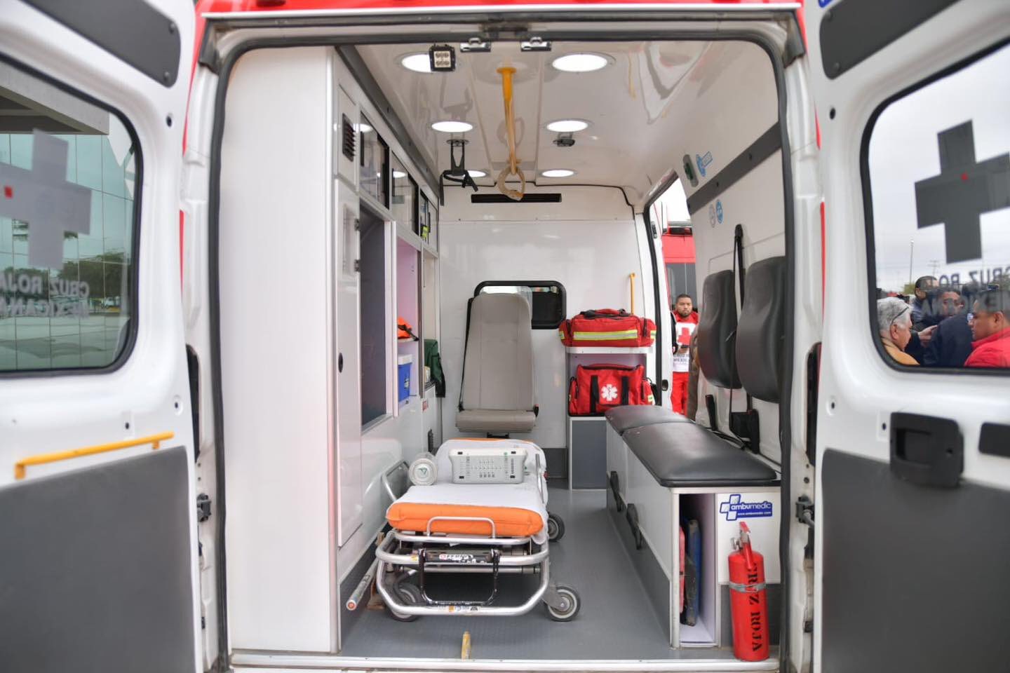 ENTREGA GOBIERNO DE UNIDAD AMBULANCIA A LA CRUZ ROJA, DELEGACIÓN ACUÑA