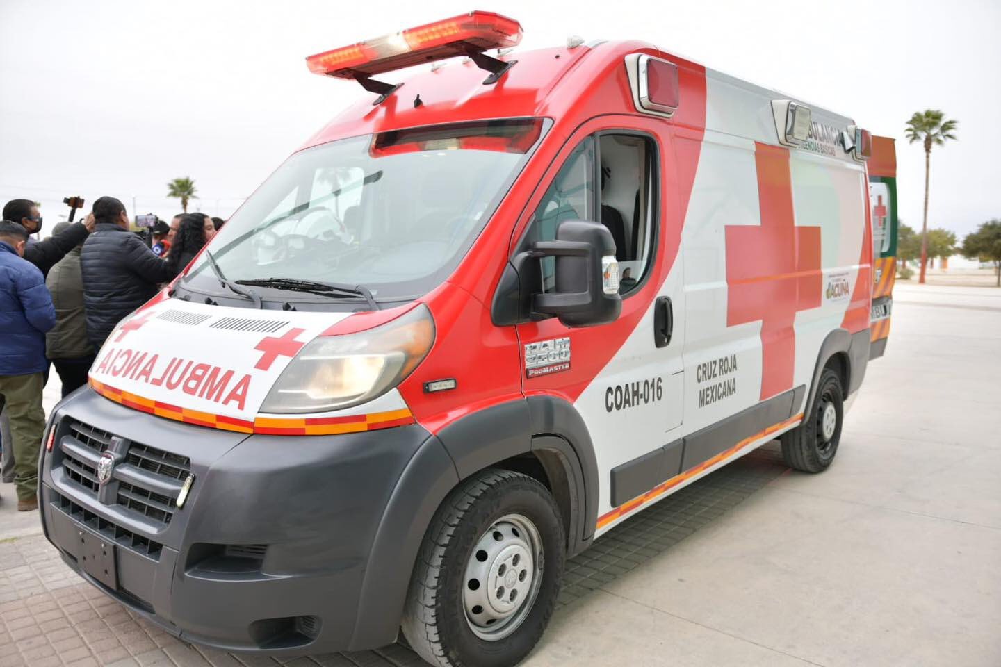 ENTREGA GOBIERNO DE UNIDAD AMBULANCIA A LA CRUZ ROJA, DELEGACIÓN ACUÑA