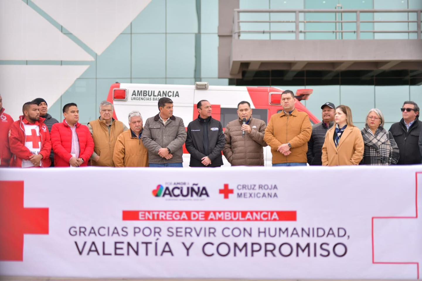 ENTREGA GOBIERNO DE UNIDAD AMBULANCIA A LA CRUZ ROJA, DELEGACIÓN ACUÑA