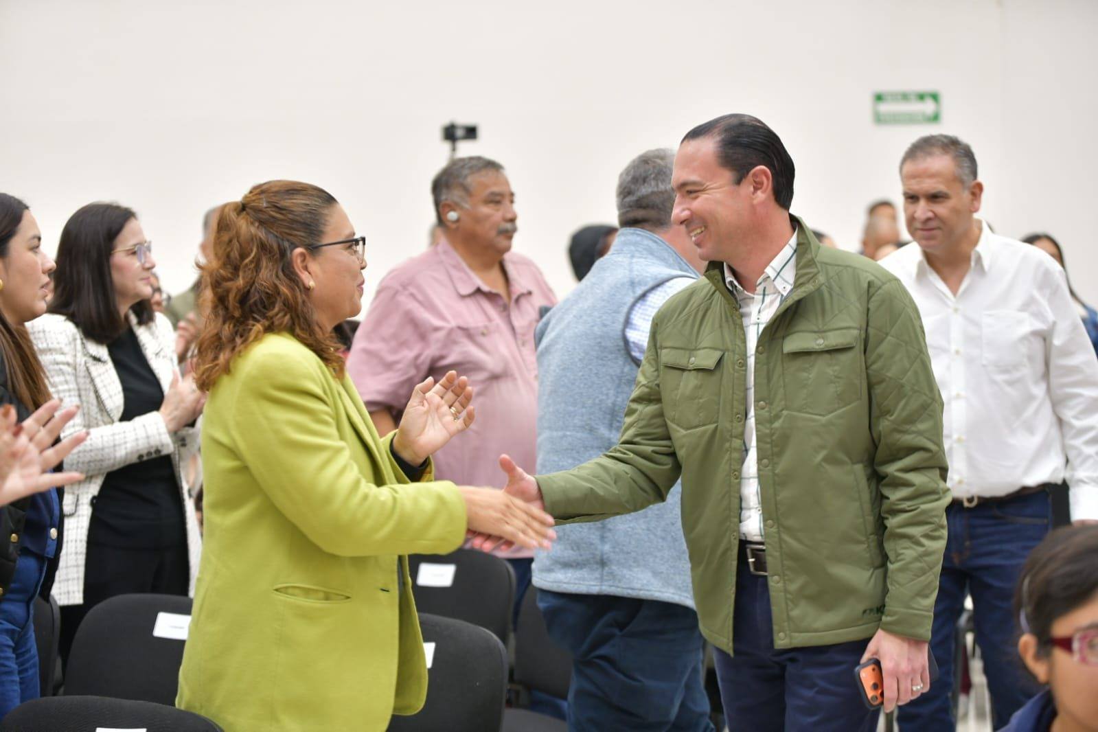 ENTREGAN ESCRITURAS A 324 FAMILIAS DE ACUÑA