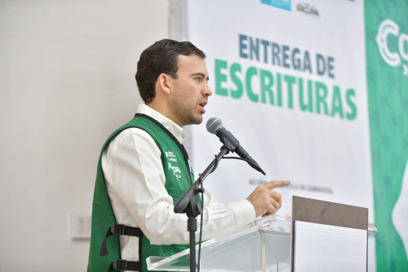 ENTREGAN ESCRITURAS A 324 FAMILIAS DE ACUÑA