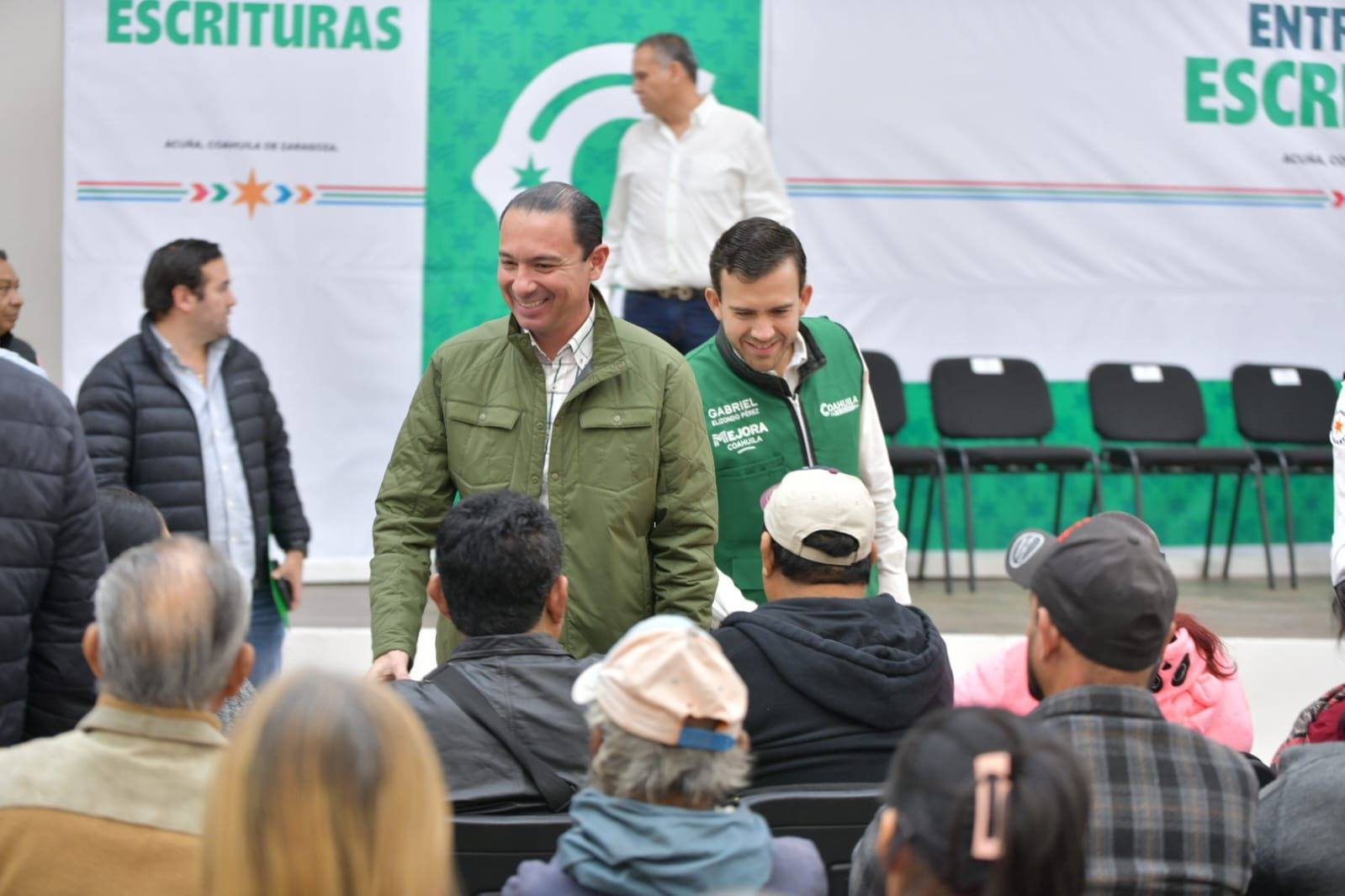 ENTREGAN ESCRITURAS A 324 FAMILIAS DE ACUÑA