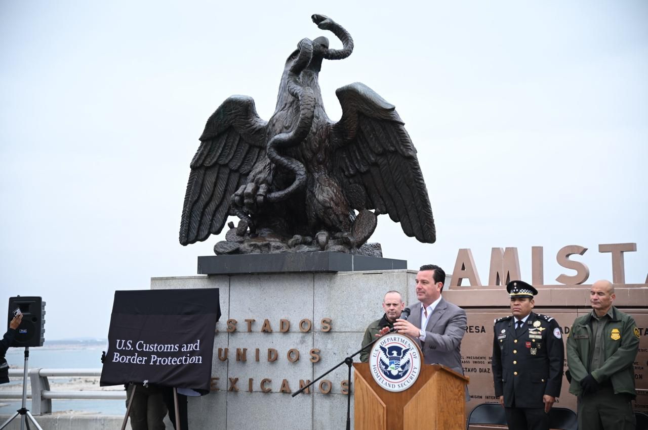 “FISCALÍA, POLICÍA ESTATAL Y AGENCIAS DE SEGURIDAD DE EUA DETIENEN A UNO DE LOS MÁS BUSCADOS”