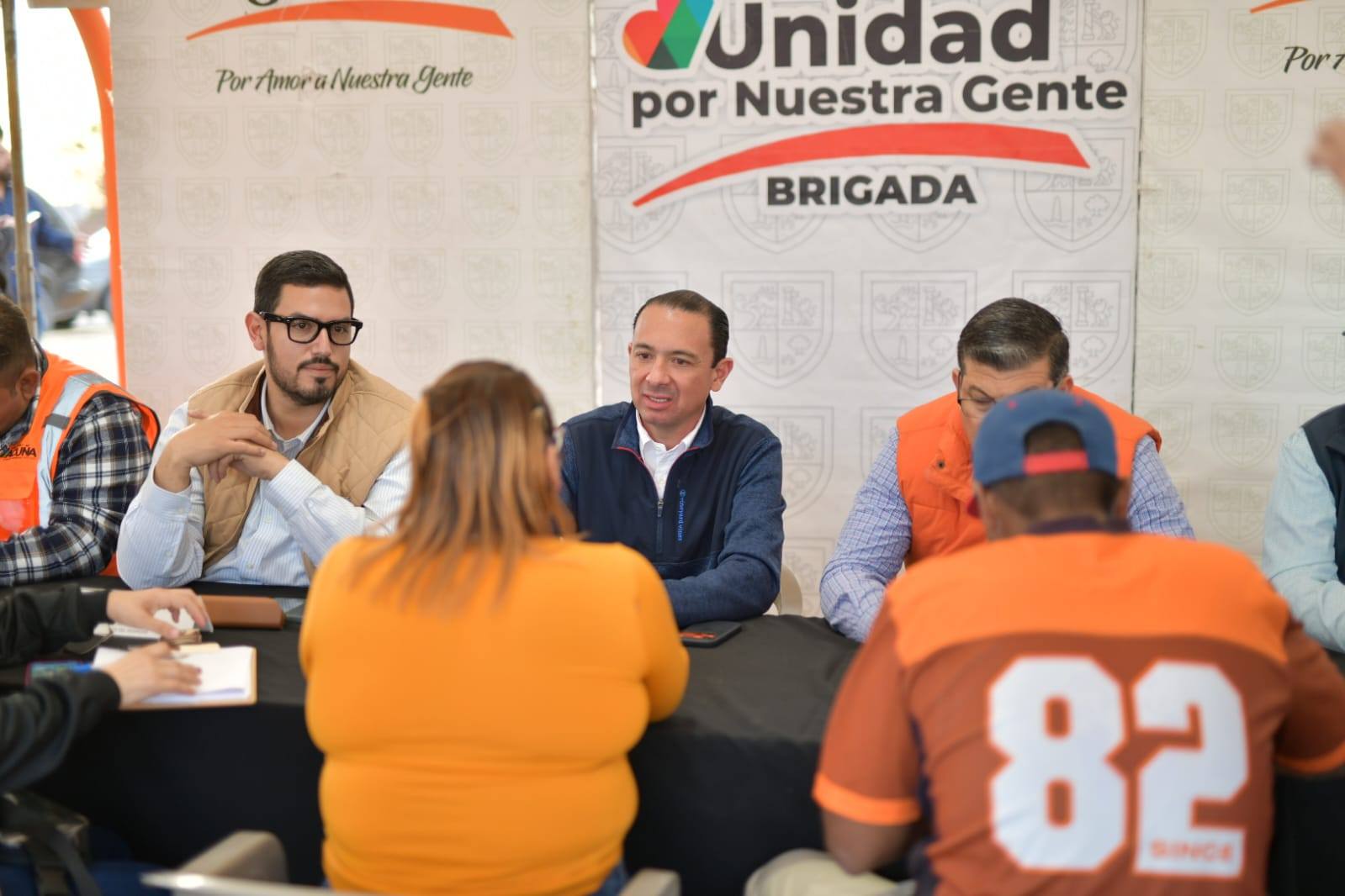 GOBIERNO DE UNIDAD ACERCA SERVICIOS MUNICIPALES AL FRACCIONAMIENTO MIRADOR