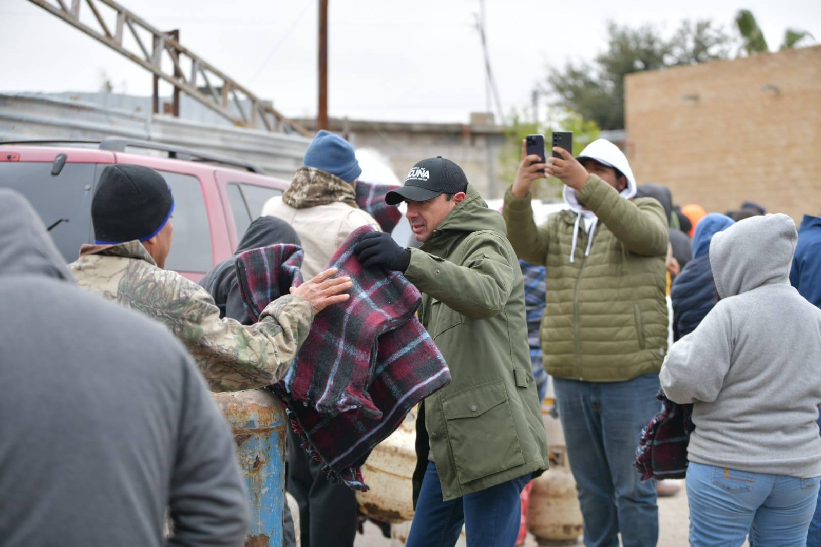 OPERATIVO ABRIGANDO CORAZONES CONTINÚA POR SEGUNDO DÍA CONSECUTIVO EN APOYO A SECTORES VULNERABLES DE ACUÑA