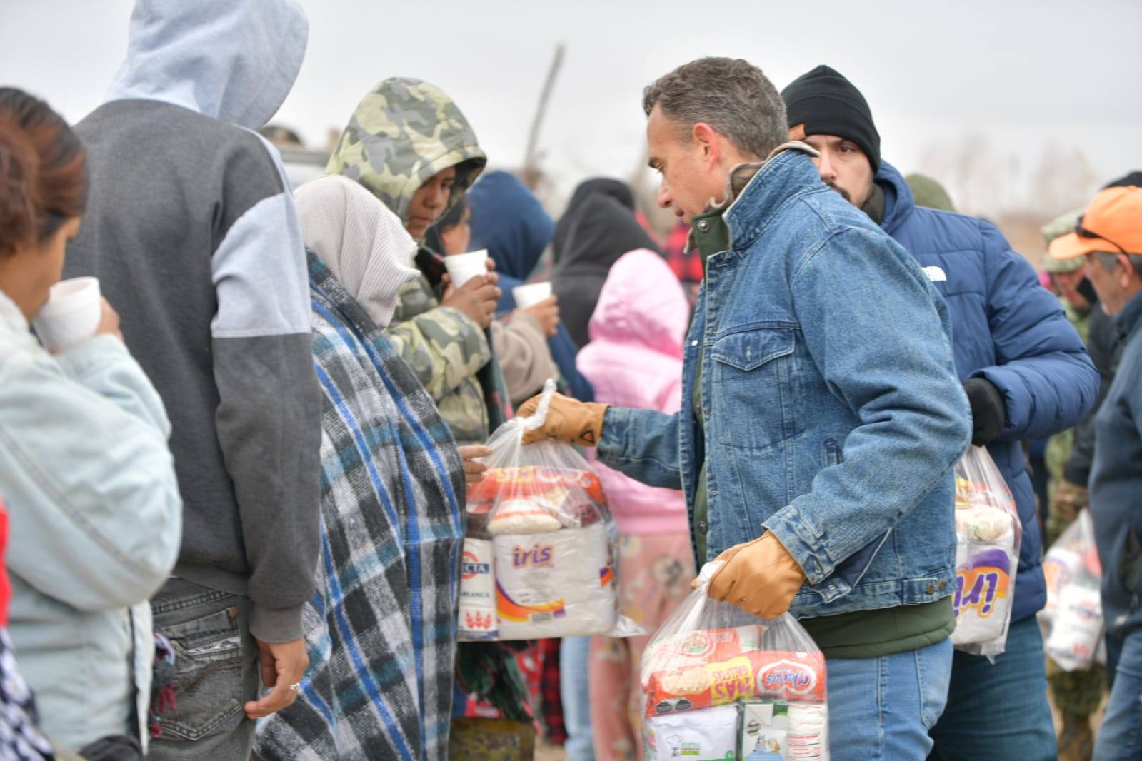 OPERATIVO ABRIGANDO CORAZONES CONTINÚA POR SEGUNDO DÍA CONSECUTIVO EN APOYO A SECTORES VULNERABLES DE ACUÑA