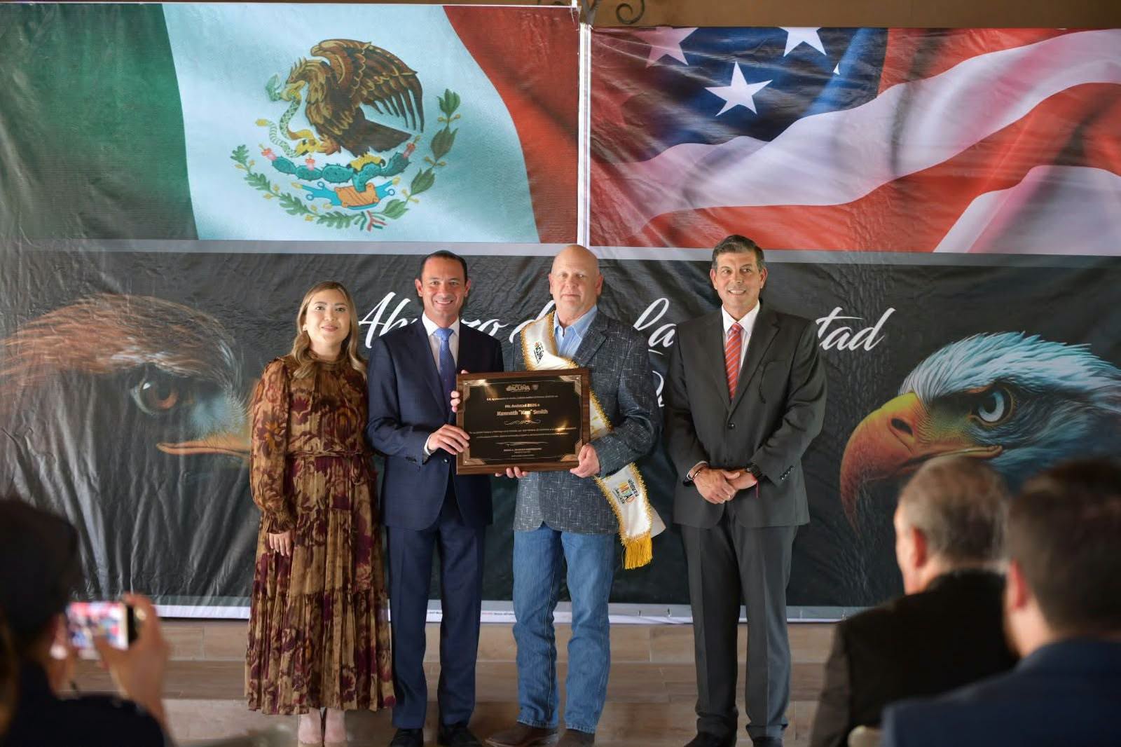 ACUÑA Y DEL RÍO CELEBRAN 66 AÑOS DE AMISTAD
