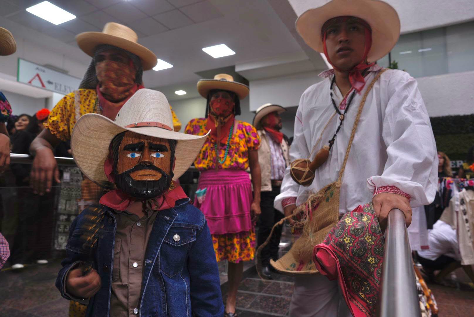 AGRICULTURA refrenda el valor de las tradiciones rurales con la celebración del Xantolo