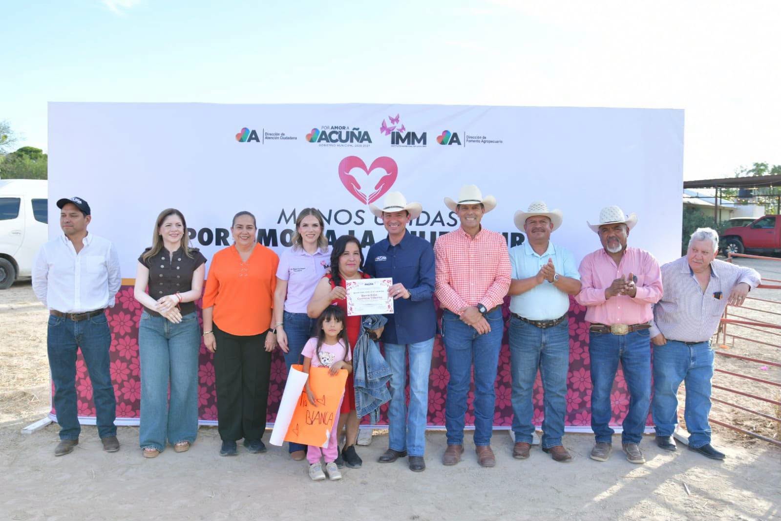 BRIGADA MULTIDISCIPLINARIA “MANOS UNIDAS POR AMOR A LA MUJER RURAL” LLEGA AL EJIDO CALLES