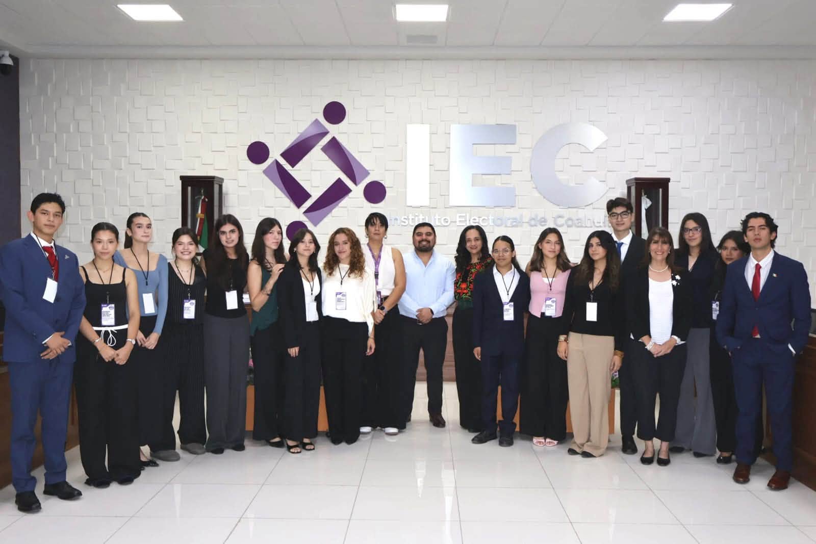 Celebra IEC Primer Consejo Electoral Juvenil; debaten voto obligatorio