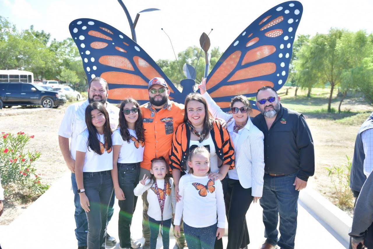 CON HOMENAJE A LA PROFRA. NORMA LETICIA AVENDAÑO, ACUÑA RECIBE A LA MARIPOSA MONARCA