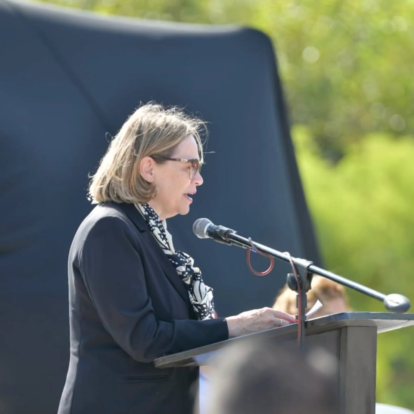 CON HOMENAJE A LA PROFRA. NORMA LETICIA AVENDAÑO, ACUÑA RECIBE A LA MARIPOSA MONARCA