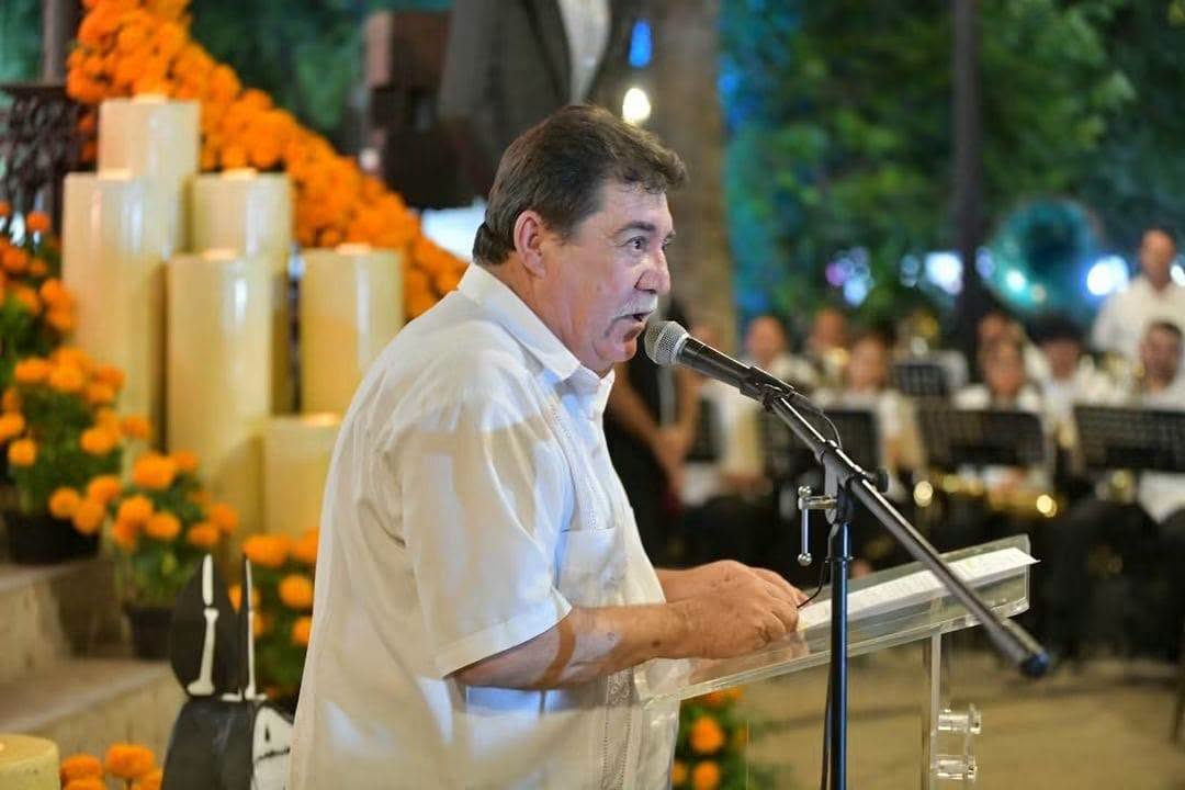 DIF ACUÑA RINDE HOMENAJE AL PROF. RAYMUNDO LOMBRAÑA SALGADO CON UN ALTAR MONUMENTAL