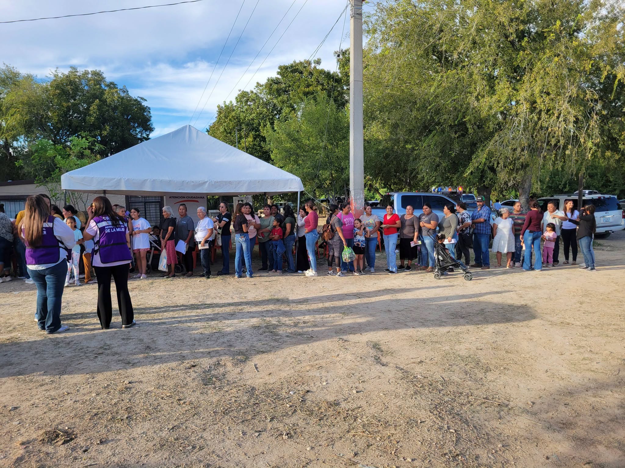 Encabeza el alcalde Emilio De Hoyos Brigada multidisciplinaria Manos a la Obra, mujer rural