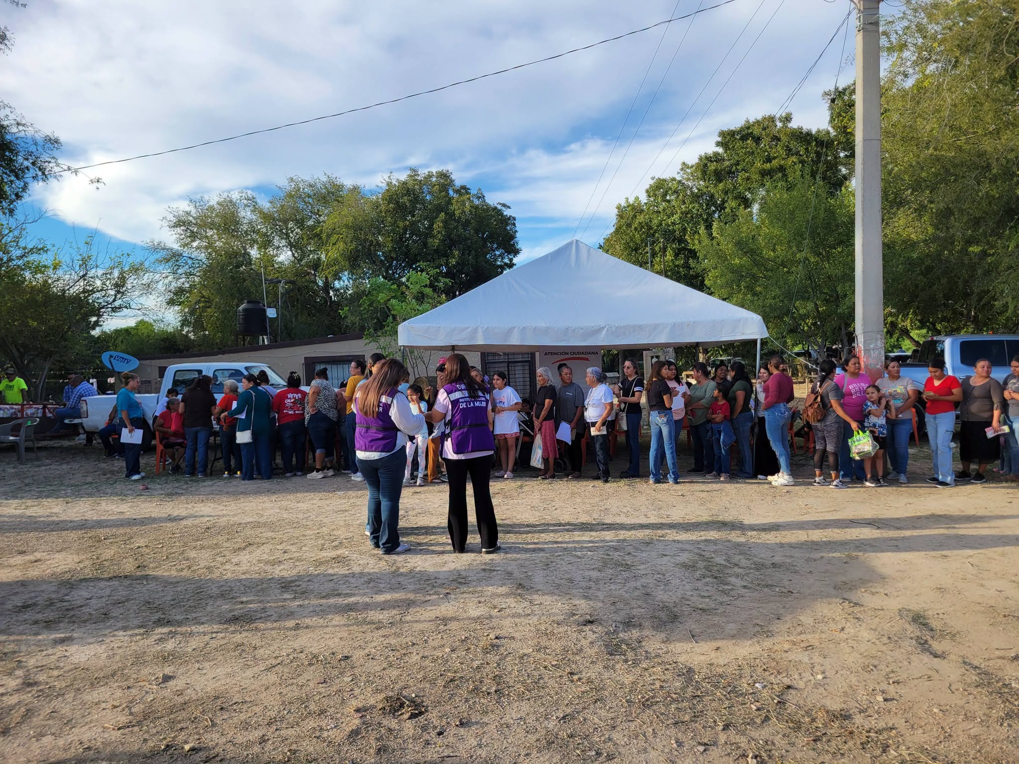 Encabeza el alcalde Emilio De Hoyos Brigada multidisciplinaria Manos a la Obra, mujer rural