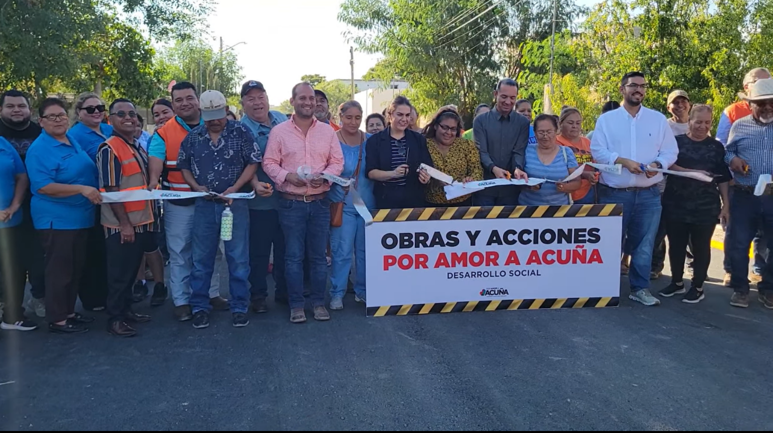 Inaugura Emilio De Hoyos obra de pavimentación en la Cinco de mayo