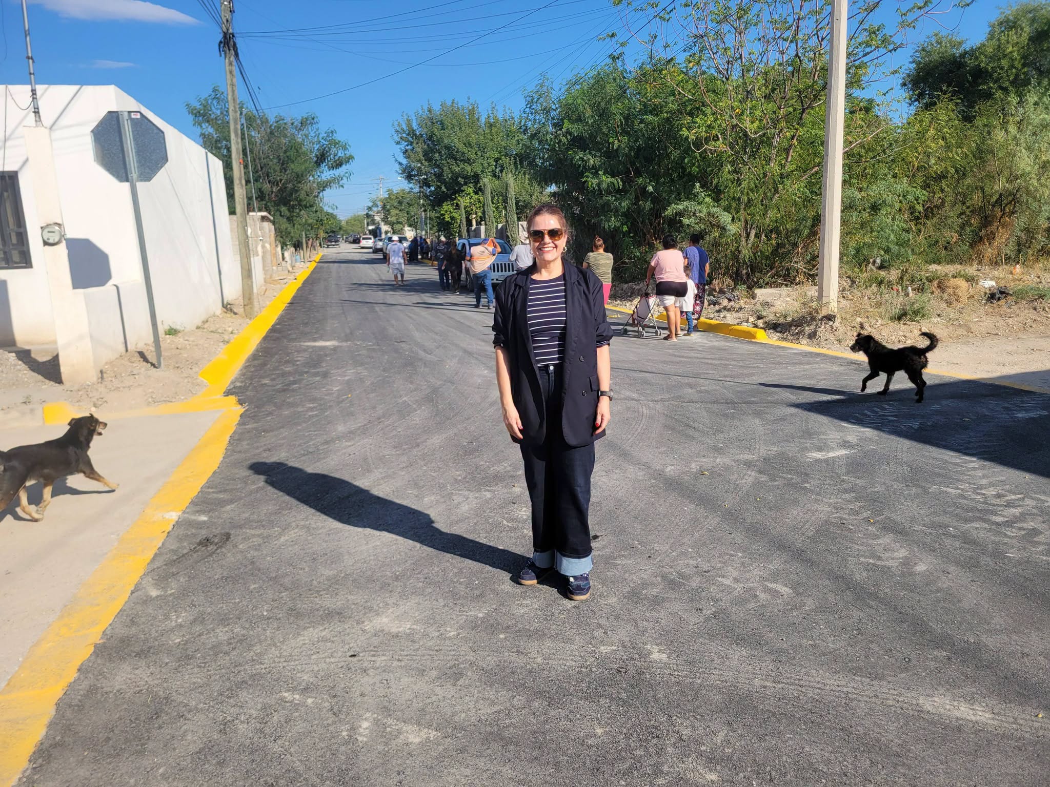 Inaugura Emilio De Hoyos obra de pavimentación en la Cinco de mayo