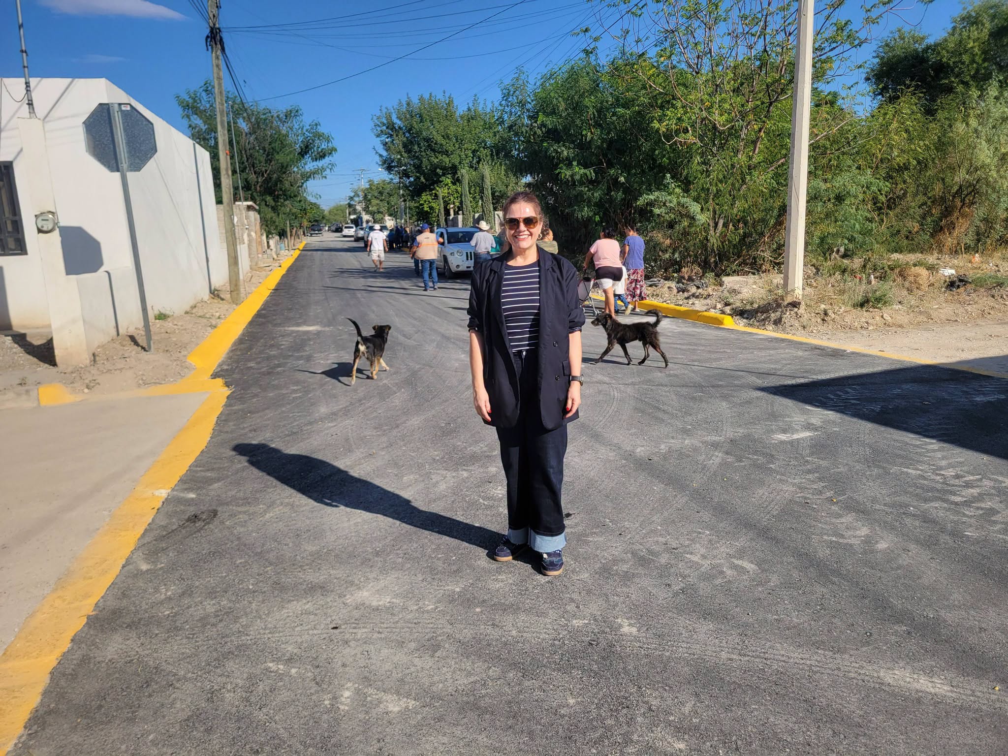 Inaugura Emilio De Hoyos obra de pavimentación en la Cinco de mayo